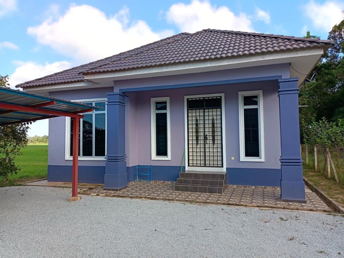 Ummi'S Homestay Kuala Besut Kampong Baru Exterior foto