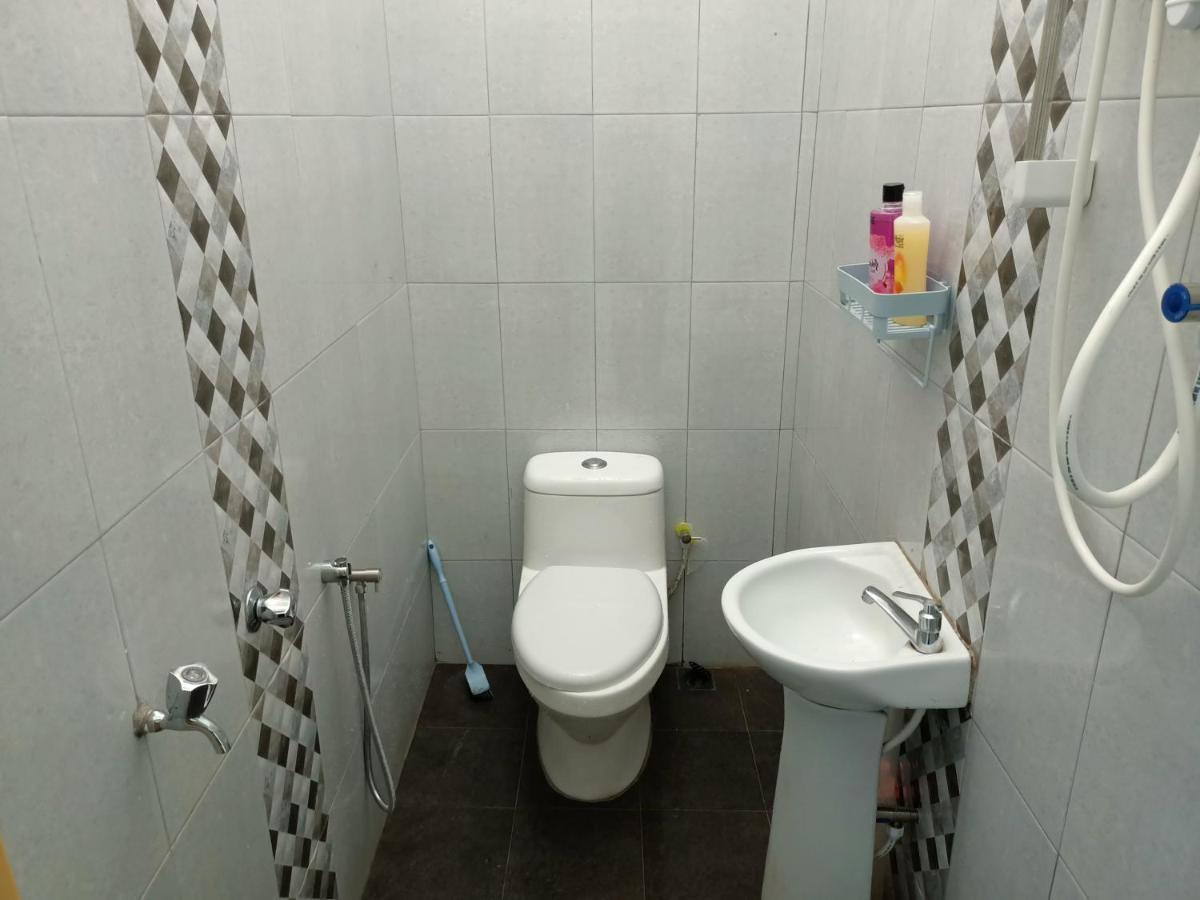 Ummi'S Homestay Kuala Besut Kampong Baru Exterior foto